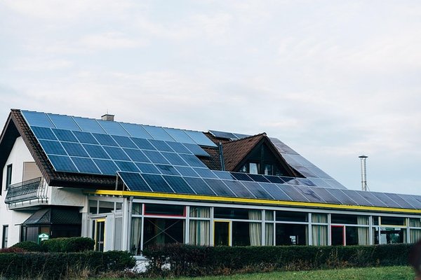 Rénovation d'ampleur : les avantages des panneaux solaires